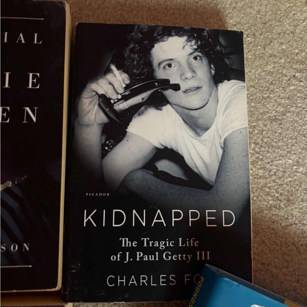 Assorted Book Collection - Picture 4 of 7